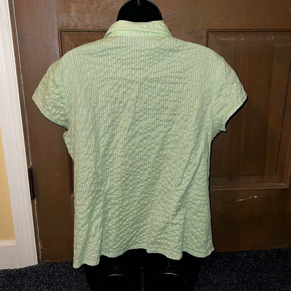 3/$15 Sonoma Green Textured Button Down Short Sleeve Top Size L - Picture 2 of 8